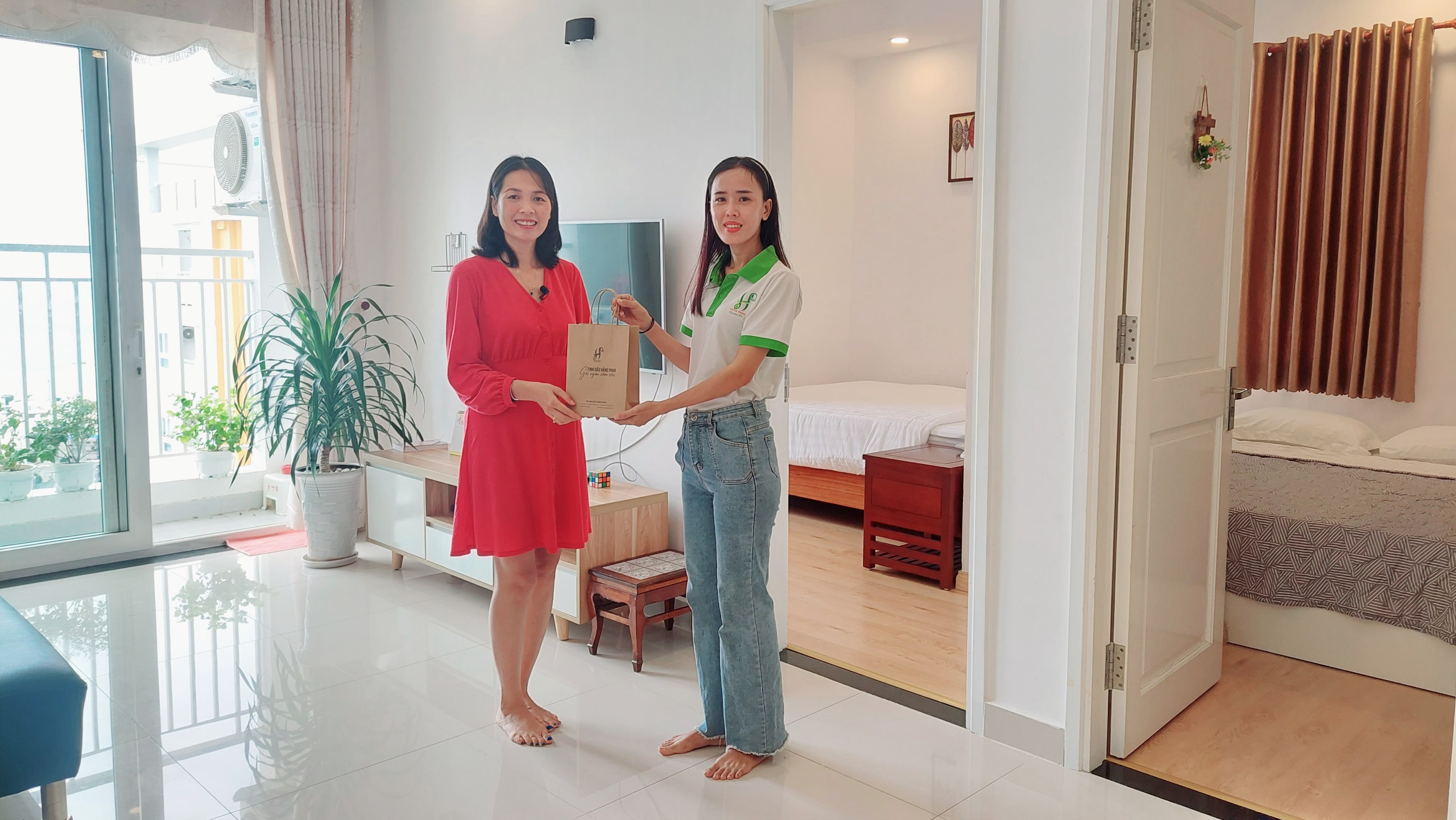 Tinh Dầu Hằng Phan cho ra đời nhiều sản phẩm để giúp Homestay xử lý tạp mùi bằng hương thơm của tinh dầu thiên nhiên