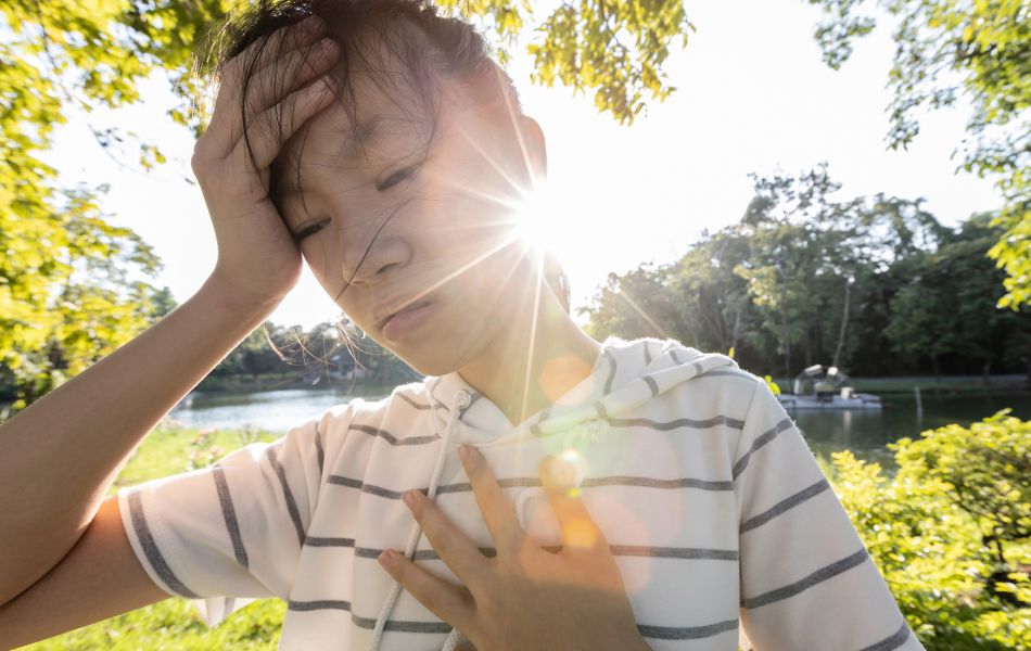 Giải nhiệt ngày nóng bức bằng tinh dầu thiên nhiên 3 Cái nóng mùa Hè làm ta khó chịu? Hãy để Tinh dầu thiên nhiên "xử lý" giúp bạn nhé!