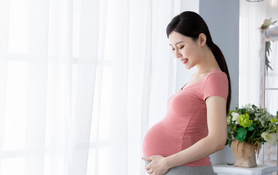 Mẹ bầu nên tham khảo ý kiến bác sĩ trước khi sử dụng tinh dầu thiên nhiên